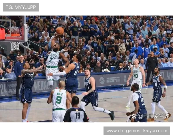 凯尔特人全套战术流畅无比,防守端完全锁死对手